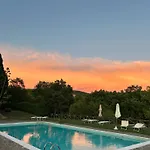 בית חווה Podere Pietraluna Città di Castello