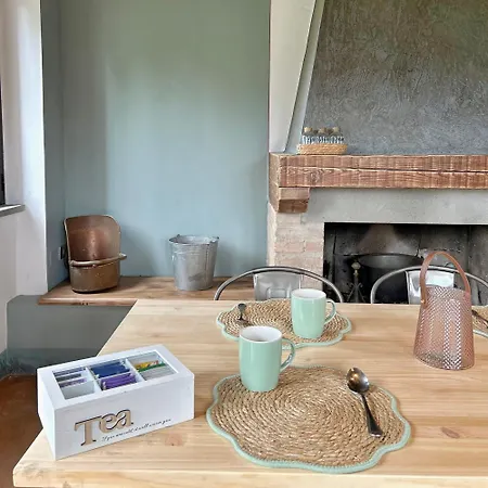 Podere Pietraluna Lägenhetshotell 4*