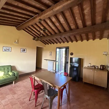 Podere Pietraluna Apartahotel