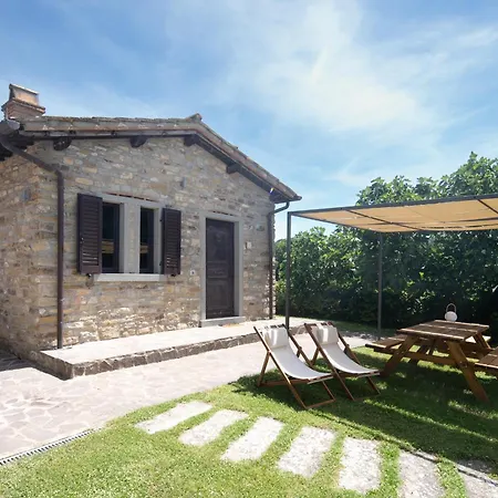 Podere Pietraluna Vakantieboerderij *